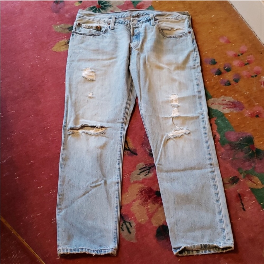 LEVI 501 High Rise button fly 30x32 waist 16.5”